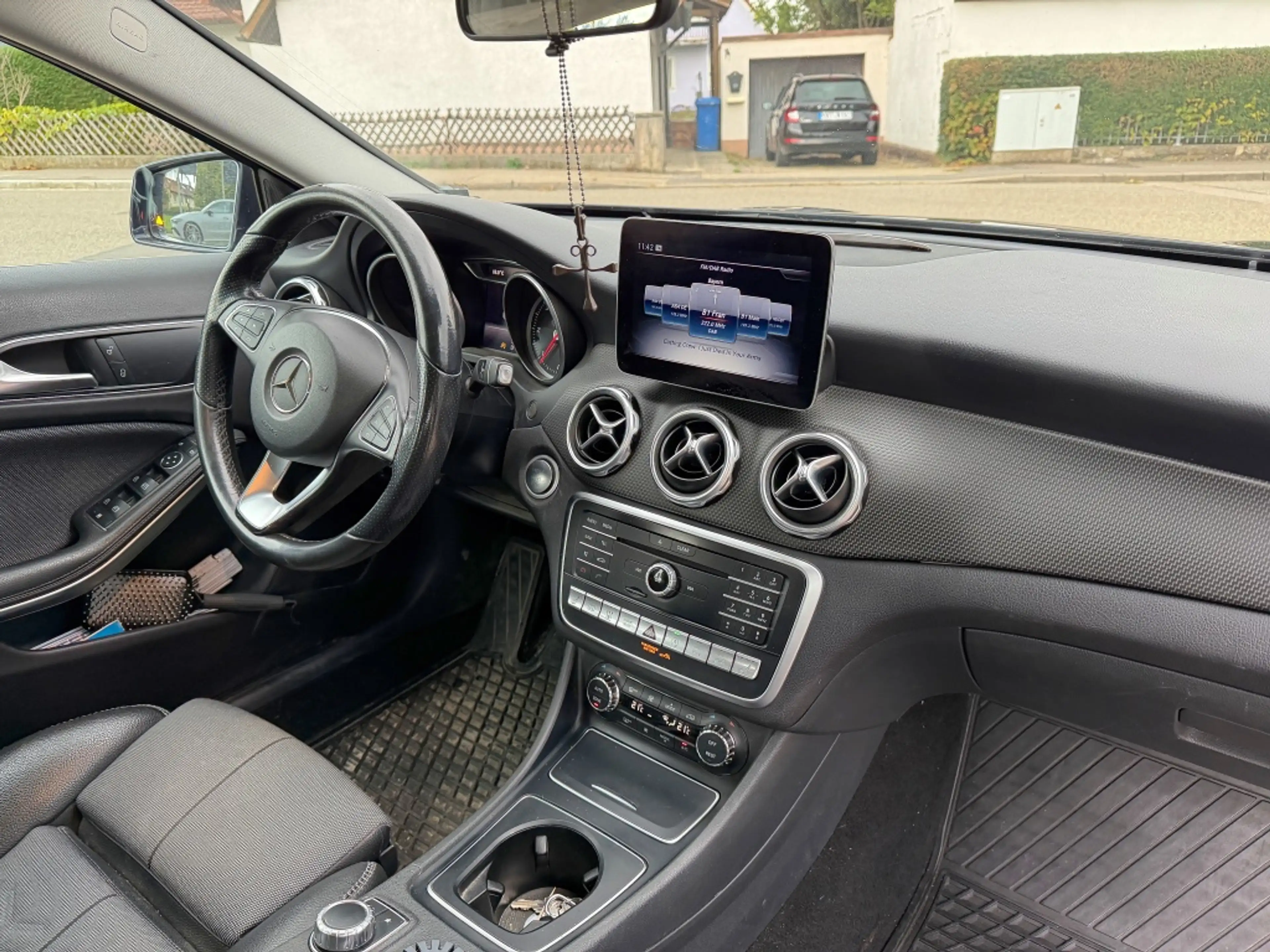 Mercedes-Benz GLA 220 d Style 4M ACC AHK AUT Facelift Kam. LM — photo 6