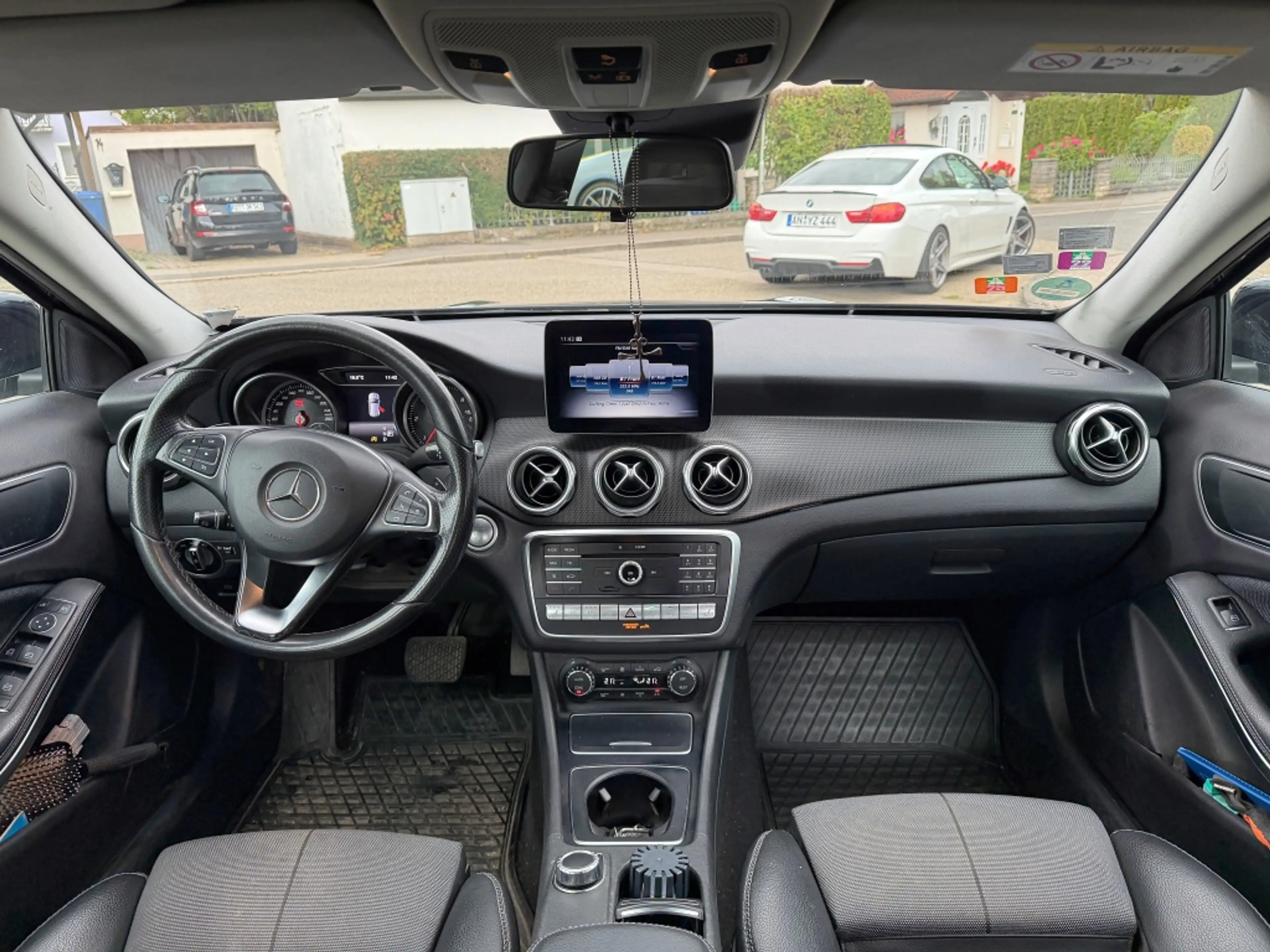 Mercedes-Benz GLA 220 d Style 4M ACC AHK AUT Facelift Kam. LM — photo 7