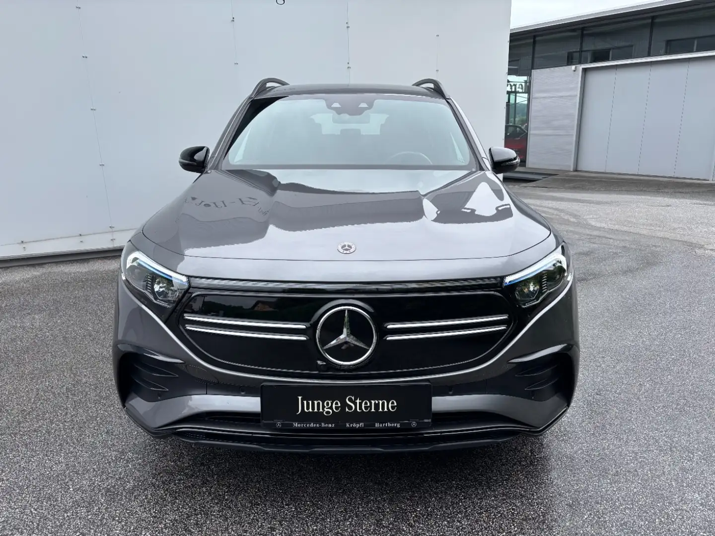 Mercedes-Benz EQB 300 4MATIC Österreich-Edition AMG Night FAP Gris - 2