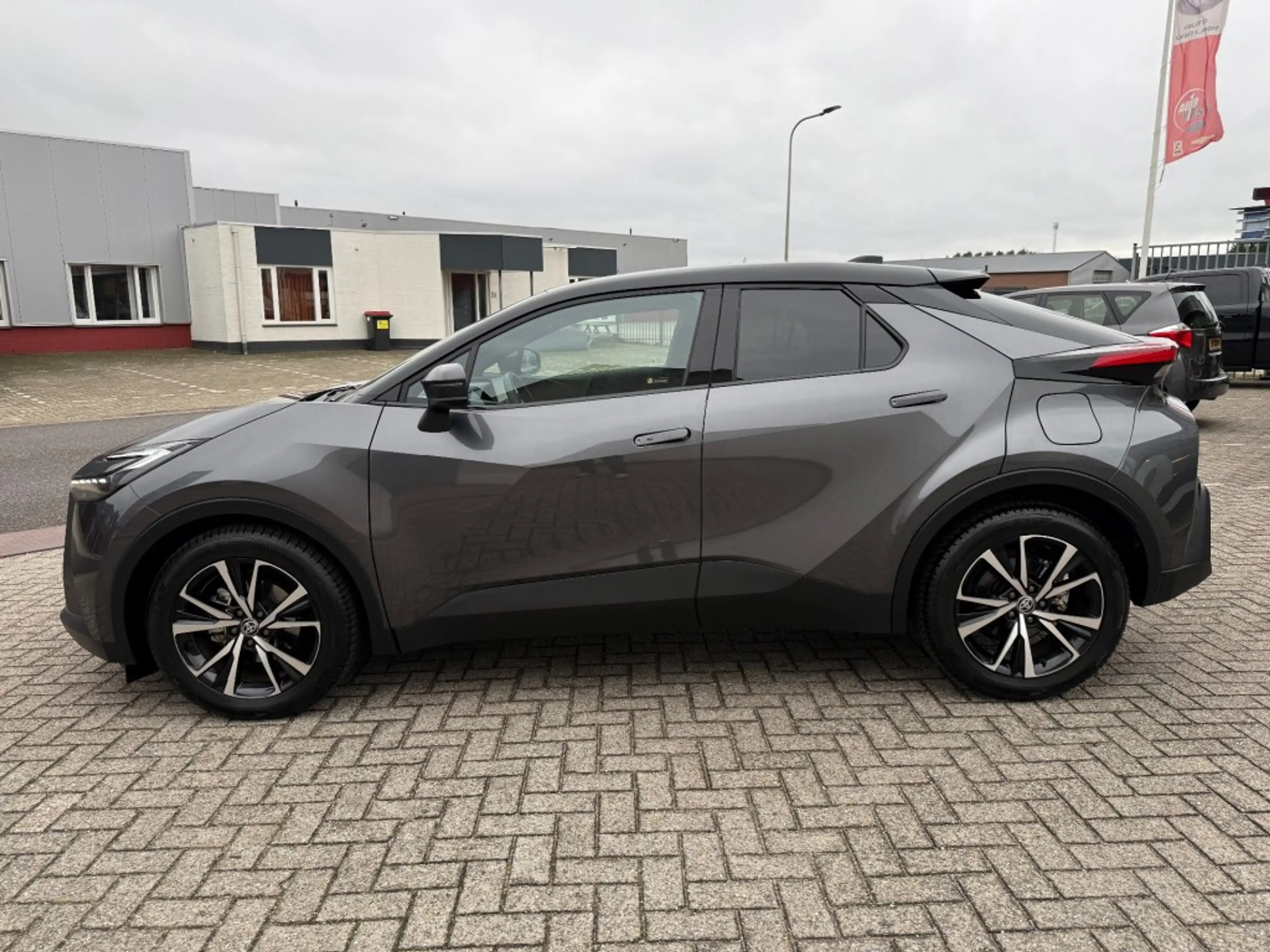 Toyota C-HR 1.8 Hybrid 140 Dynamic Bi-Tone Rijklaar met Garant — photo 9