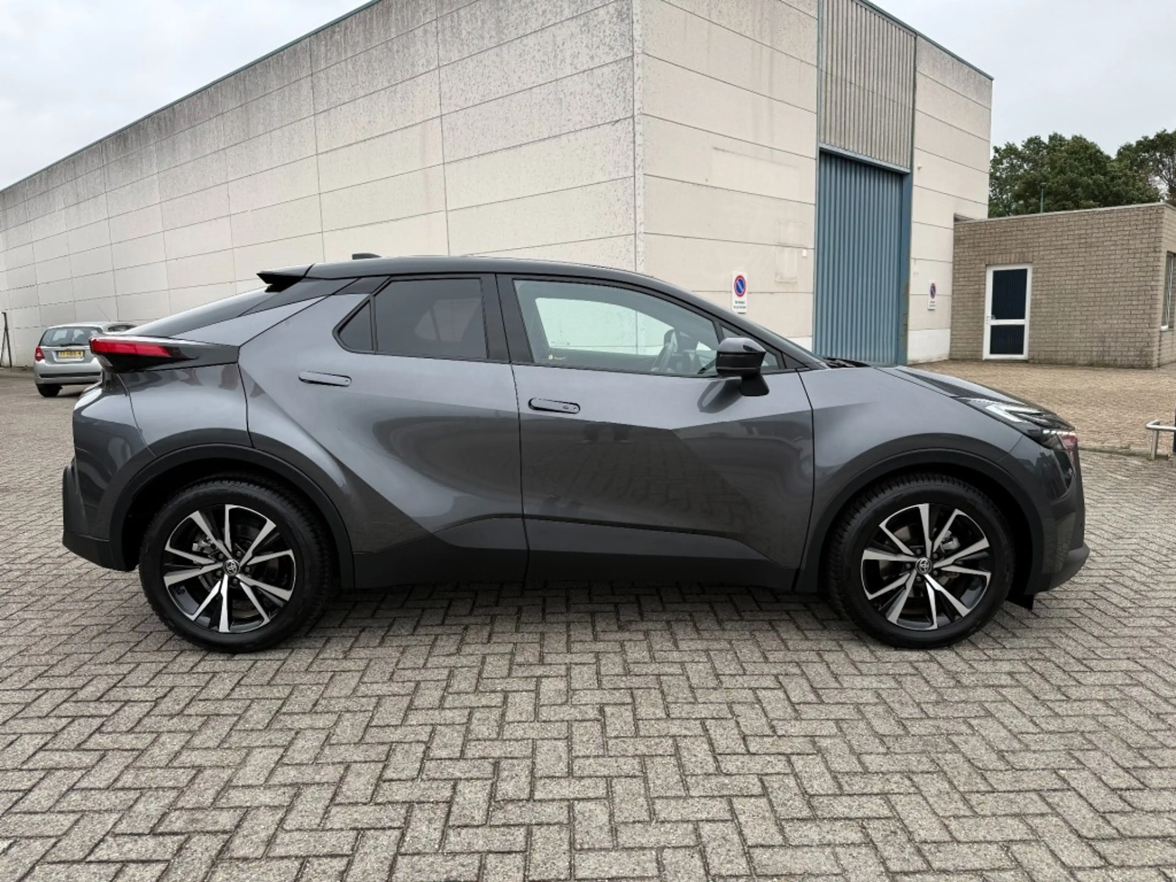 Toyota C-HR 1.8 Hybrid 140 Dynamic Bi-Tone Rijklaar met Garant — photo 5