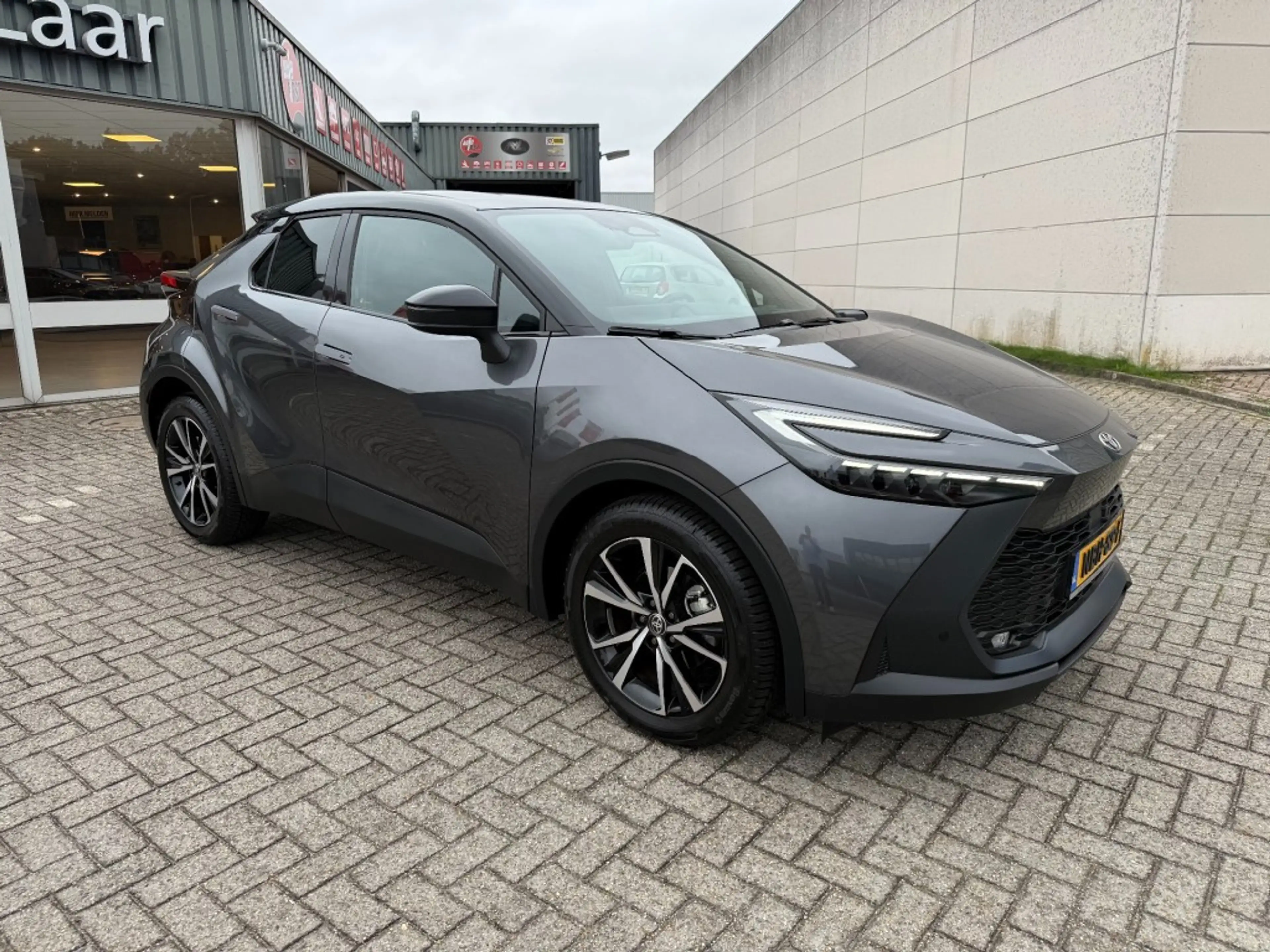 Toyota C-HR 1.8 Hybrid 140 Dynamic Bi-Tone Rijklaar met Garant — photo 4