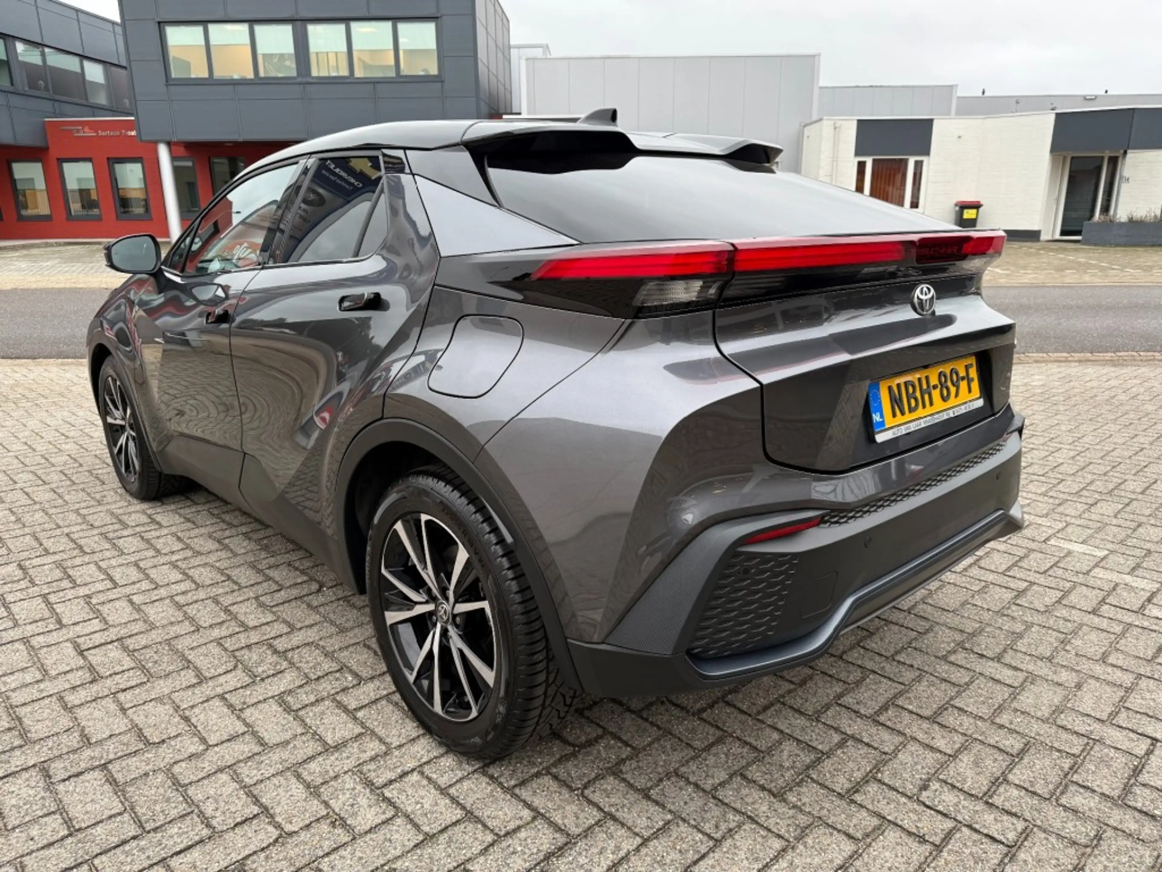 Toyota C-HR 1.8 Hybrid 140 Dynamic Bi-Tone Rijklaar met Garant — photo 8