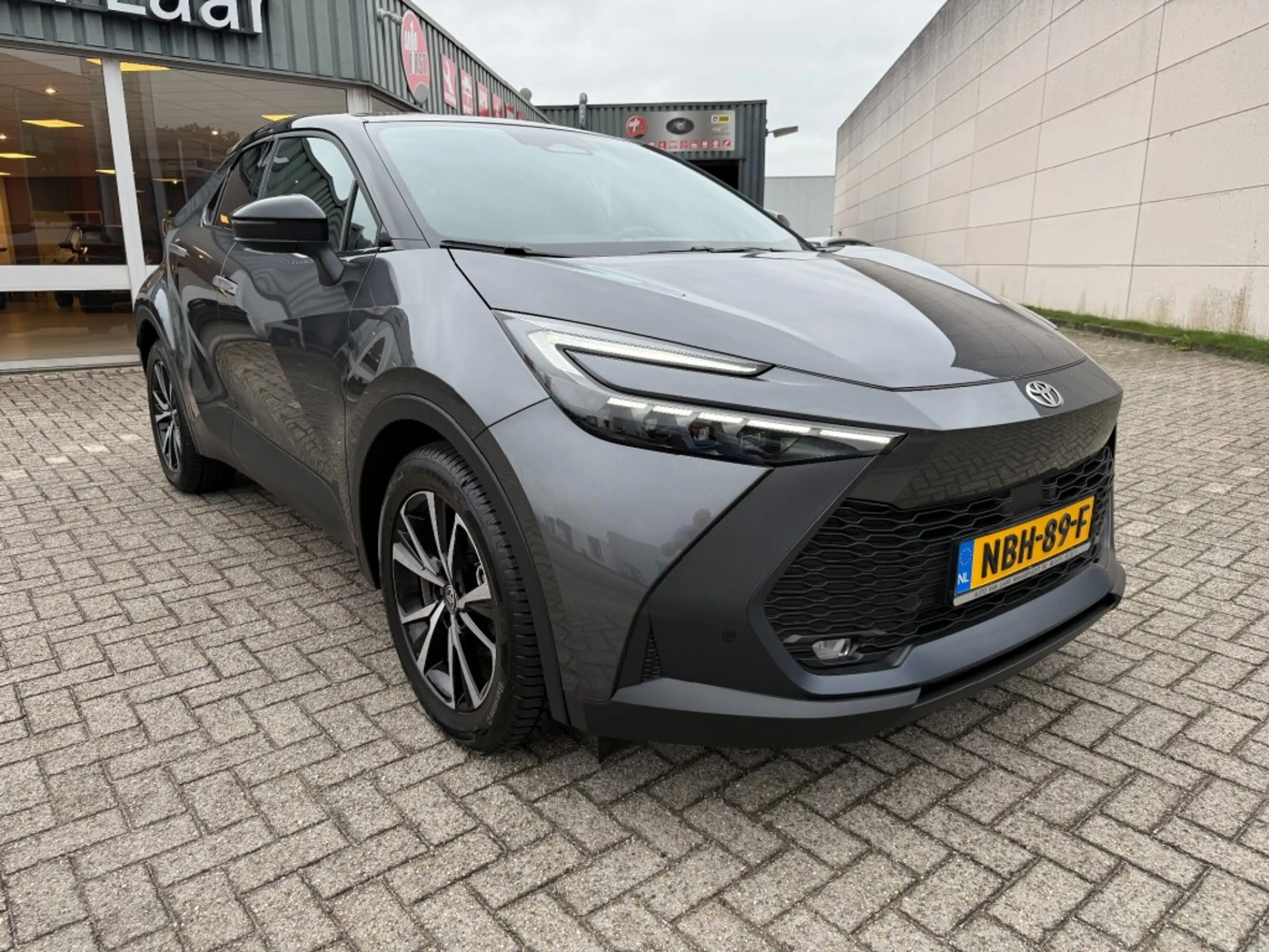Toyota C-HR 1.8 Hybrid 140 Dynamic Bi-Tone Rijklaar met Garant — photo 3