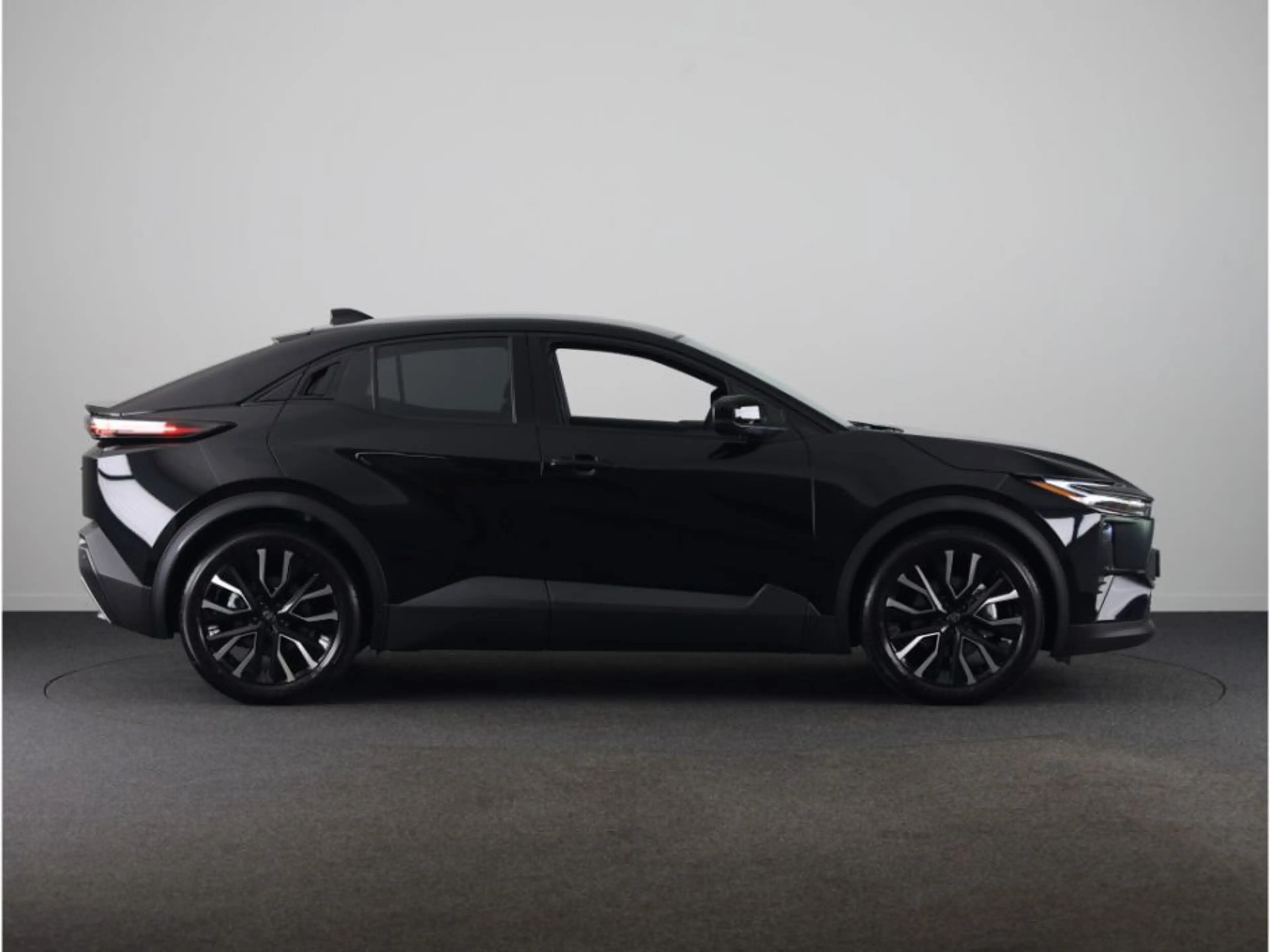Toyota C-HR+ First Edition 77 kWh — photo 3