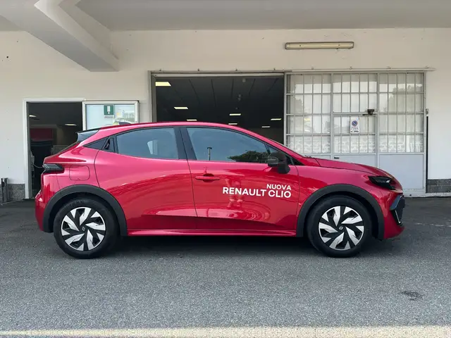 Renault Clio view 2