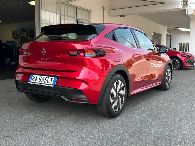 Renault Clio view 4