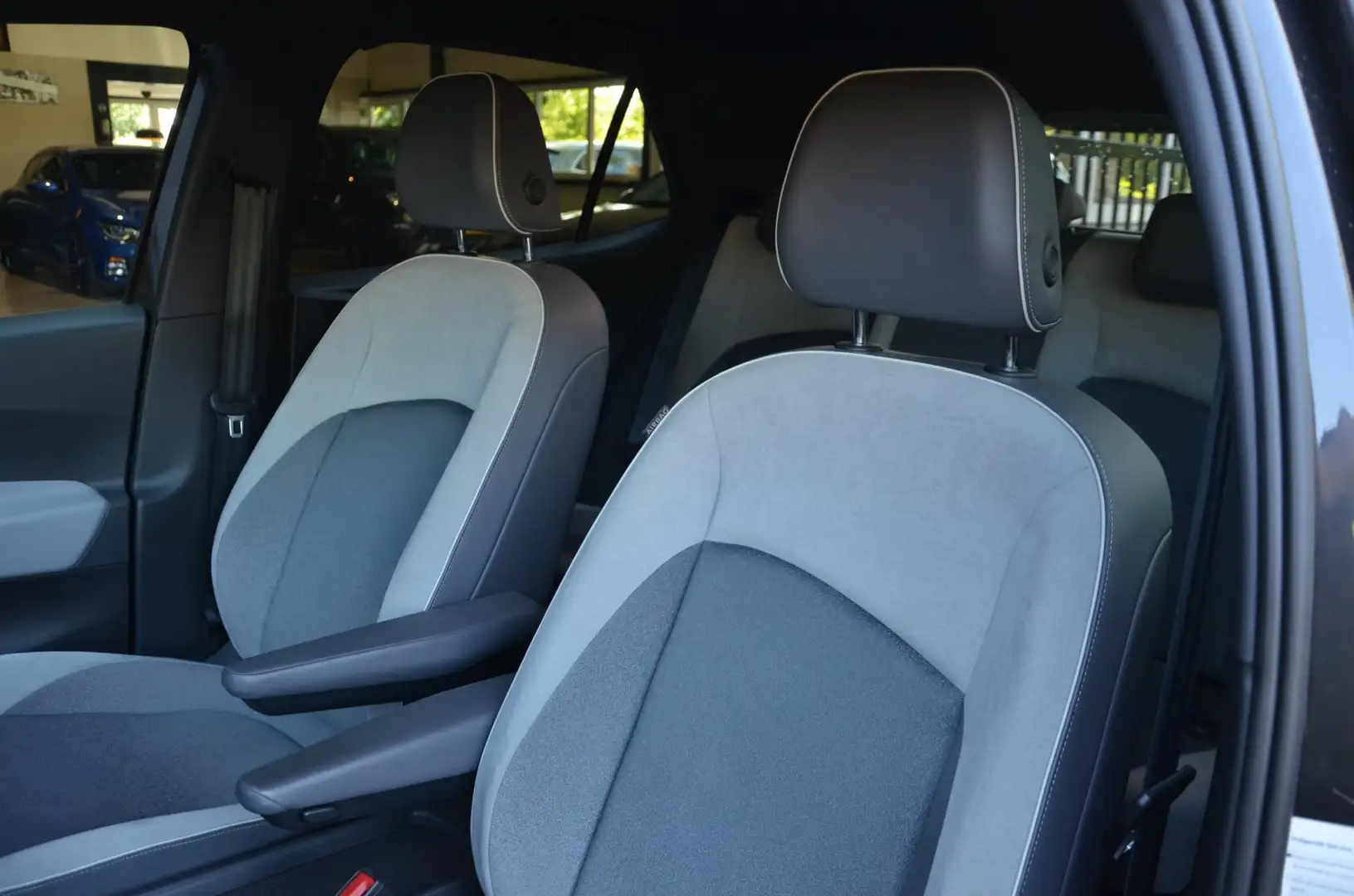 Volkswagen ID.3 1st Plus 58 kWh LED|Apple CarPlay|19inch Grijs - 2