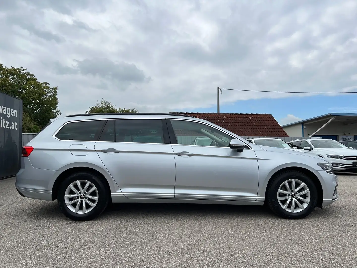 Volkswagen Passat Variant Business 2,0 TDI DSG | AHK Silber - 2