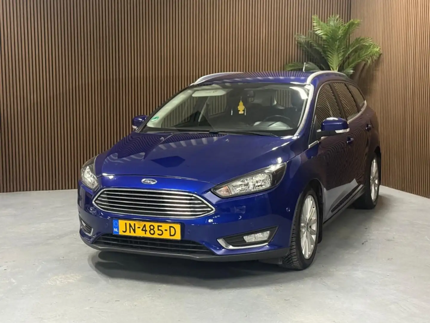 Ford Focus Wagon 1.0 Titanium GARANTIE!! Nieuw D.Riem Blauw - 2