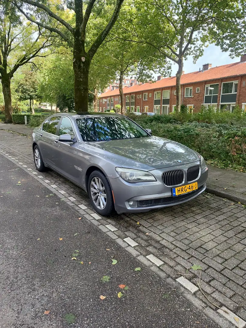 BMW 740 740i - 1
