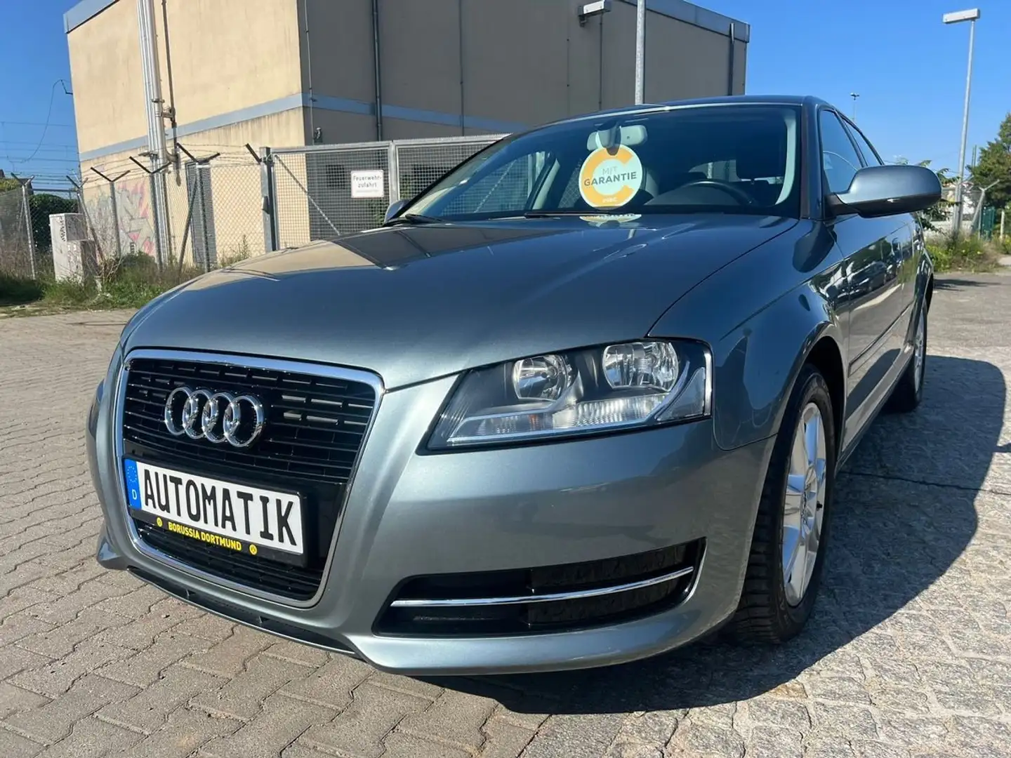 Audi A3 1.4 TFSI Ambiente,Automatik,Klima,Navi,PDC,1Hand Grau - 2