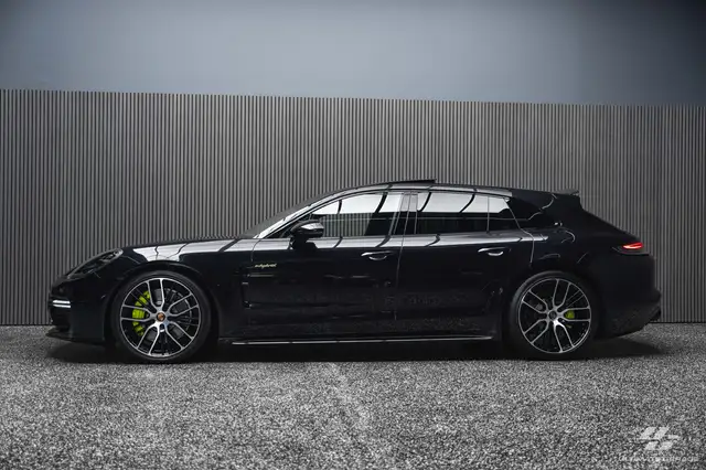 Porsche Panamera view 4