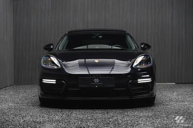 Porsche Panamera view 3