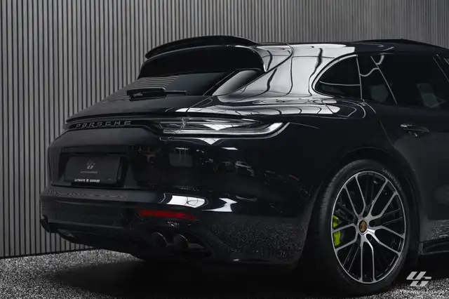 Porsche Panamera view 10