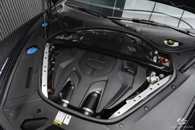 Porsche Panamera view 12