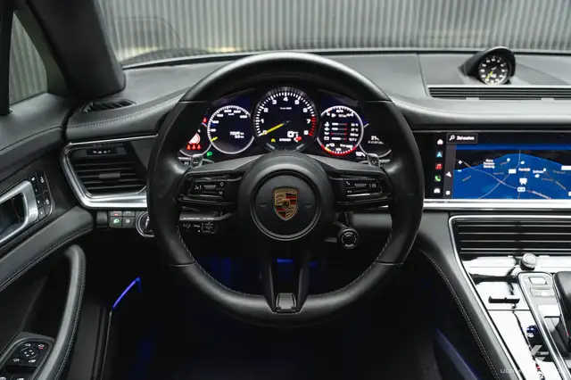 Porsche Panamera view 14