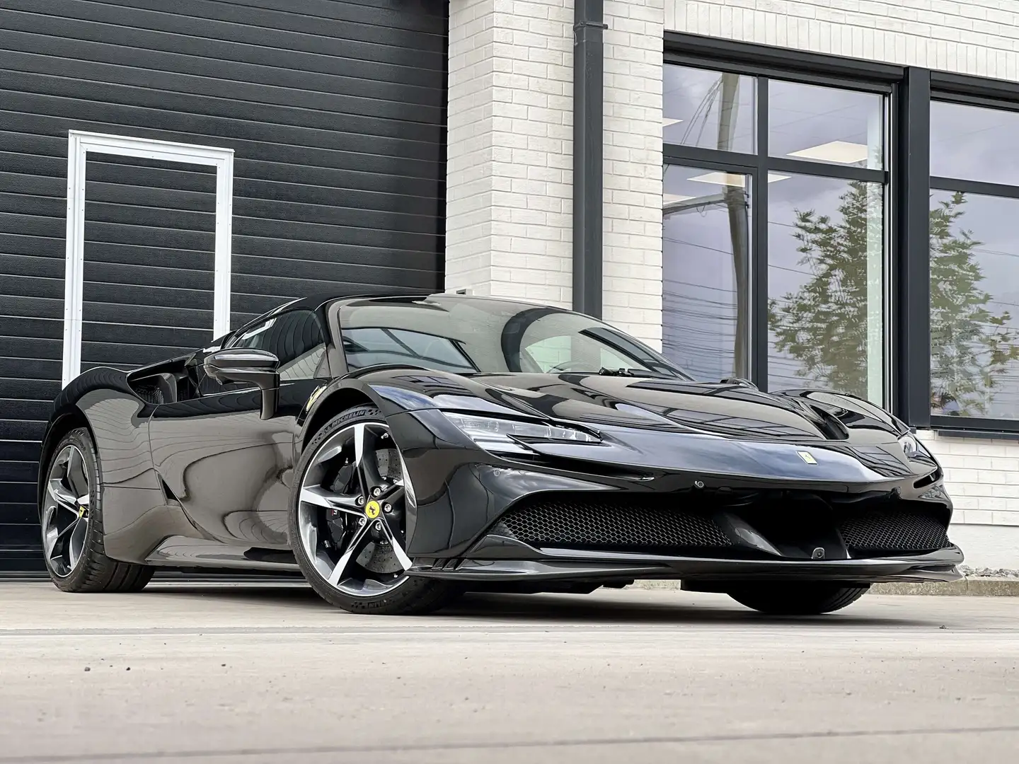 Ferrari SF90 Spider 4.0 Turbo V8 F1 \ PACK FIORANO \ Noir - 2