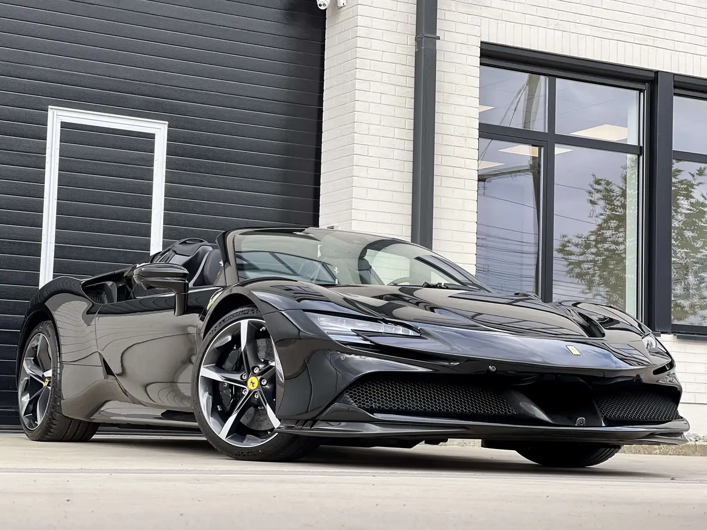 Ferrari SF90 Spider 4.0 Turbo V8 F1 \ PACK FIORANO \ Noir - 1