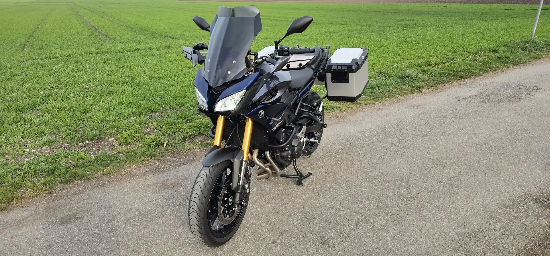 Yamaha Tracer 900 Azul - 2