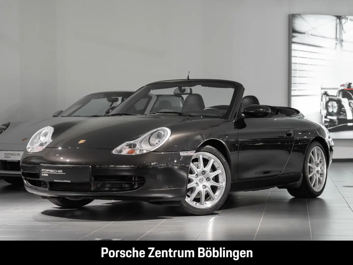 Porsche 996 911 Carrera Cabriolet nur 36.500 km 2-Hand Schwarz - 1