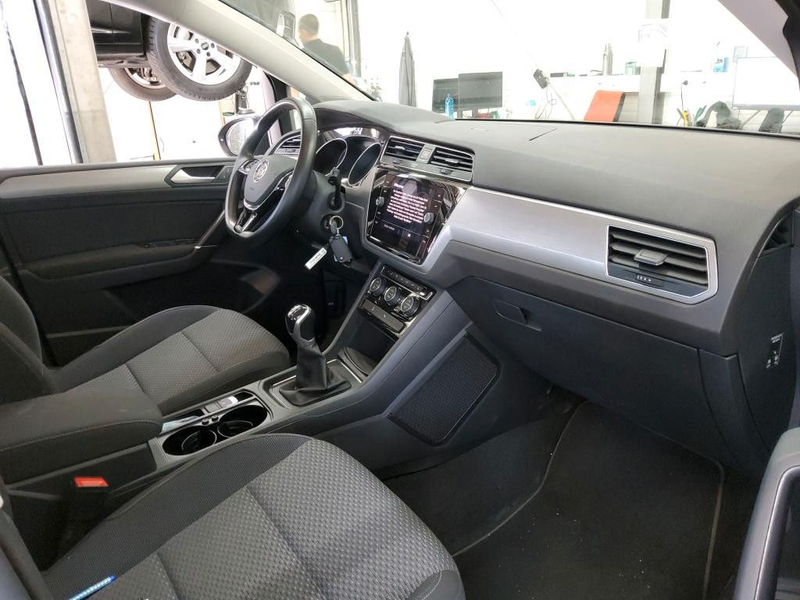 Volkswagen Touran Comfortline 2.0TDI Navi SHZ AHK Alu16 — photo 5