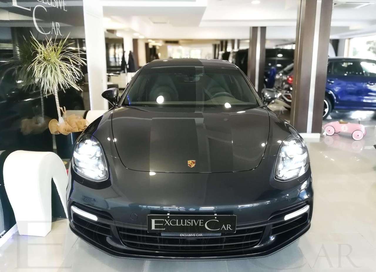 Porsche Panamera 4