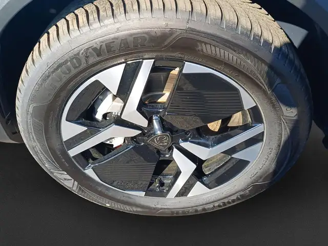 Peugeot 2008 view 10