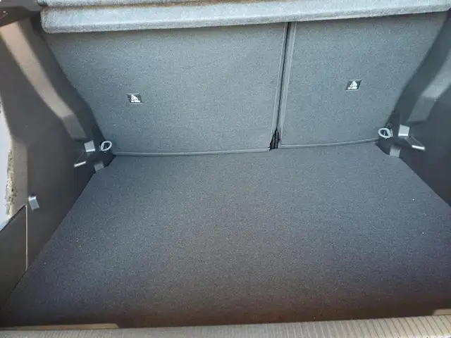 Peugeot 2008 view 9