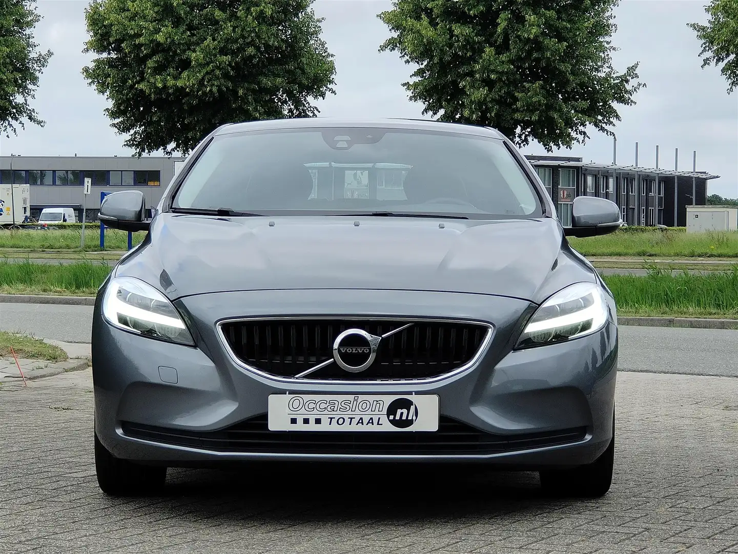 Volvo V40 1.5 T2 Polar+ | Automaat | Full LED | Stoelverwarm Grau - 2