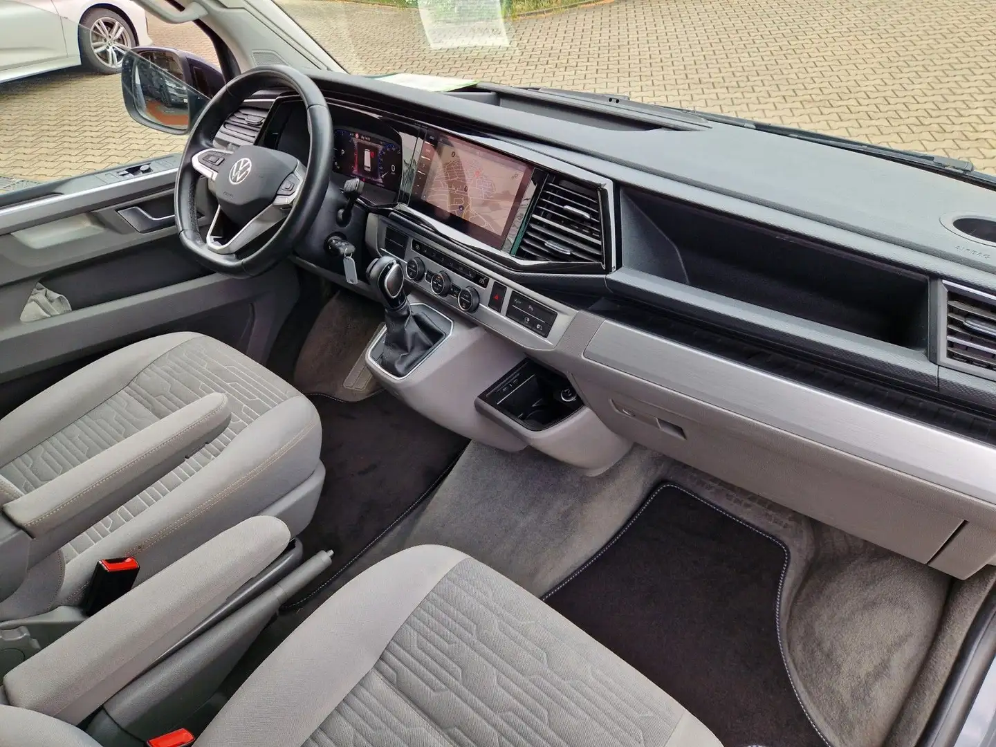 Volkswagen T6 California T6.1 California 2.0 TDI Coast Edition 4Motion Šedá - 2