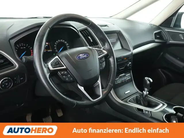Ford Galaxy view 11