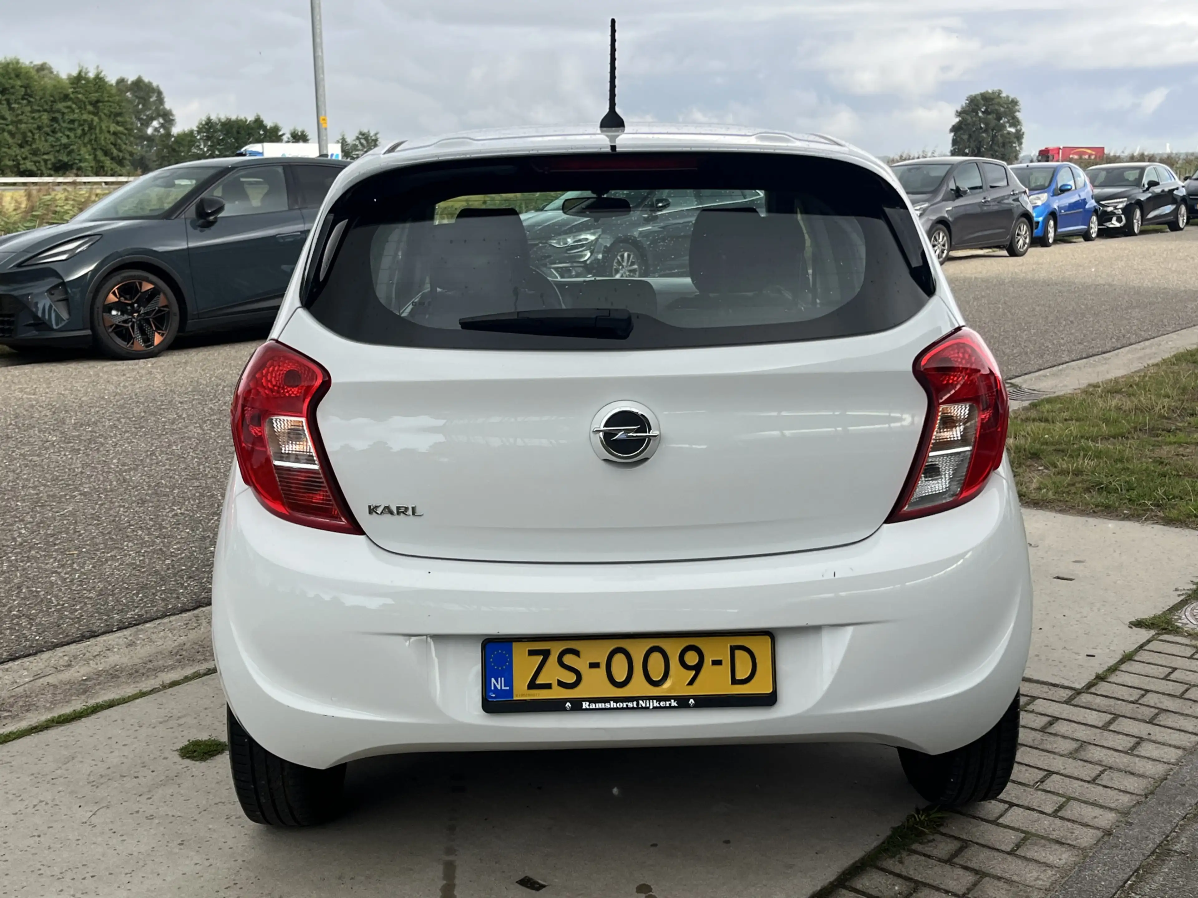 Opel Karl 1.0 ecoFLEX 120 Jaar Edition / Cruise / Airco / El — photo 10