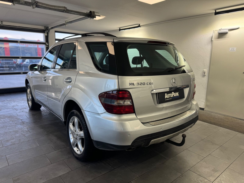 Mercedes-Benz ML 320 CDI *Bi-Xenon*Schiebedach*V6*Sport* — photo 9