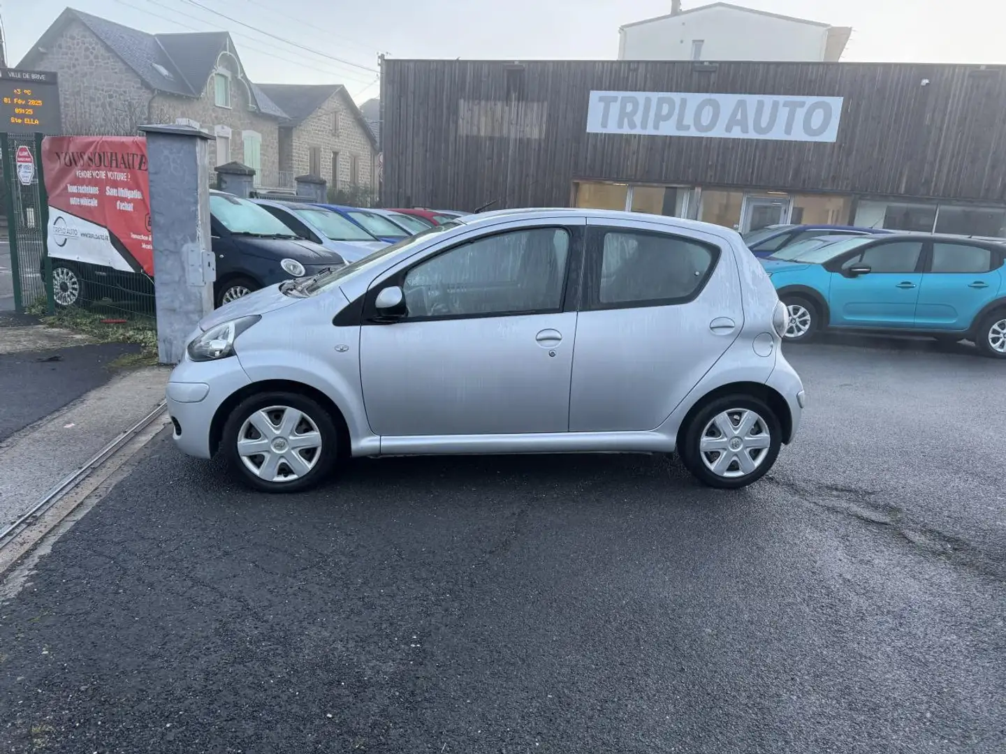 Toyota Aygo 1.0 VVT-i  Confort + Clim Gris - 2