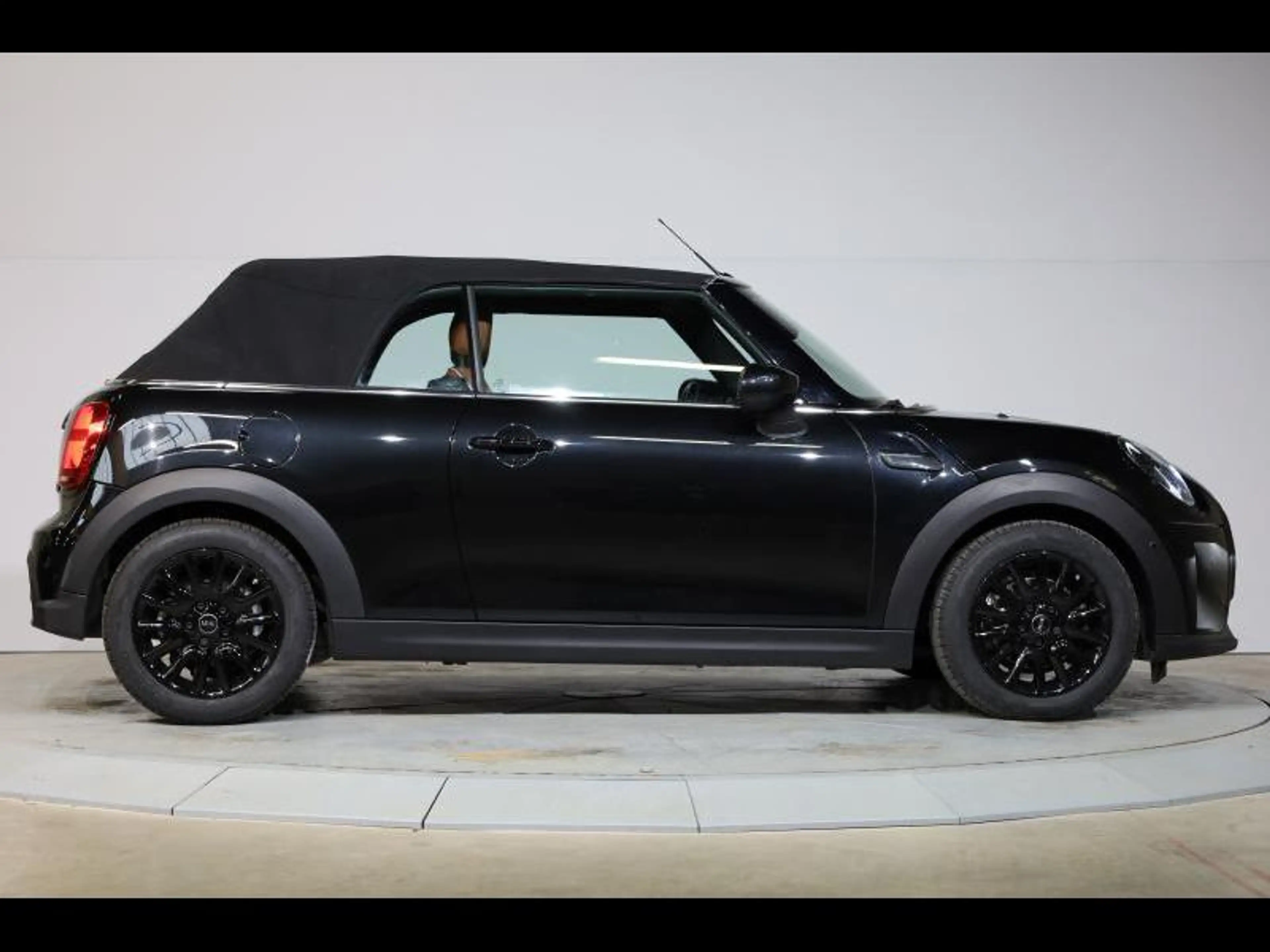 MINI Cooper Cabrio — photo 11