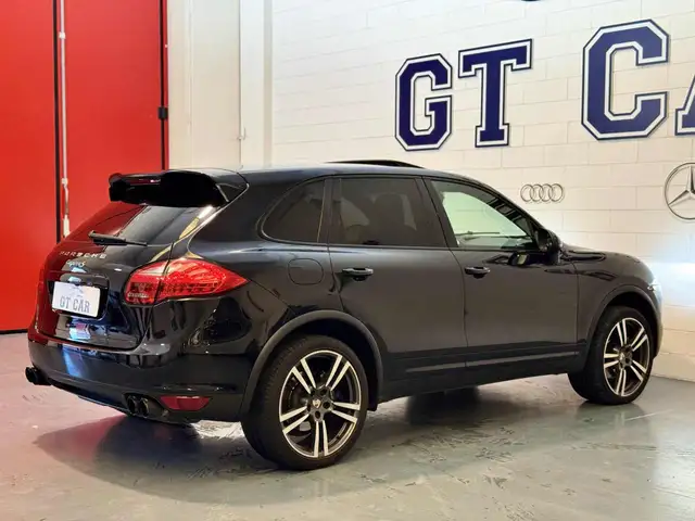 Porsche Cayenne view 7