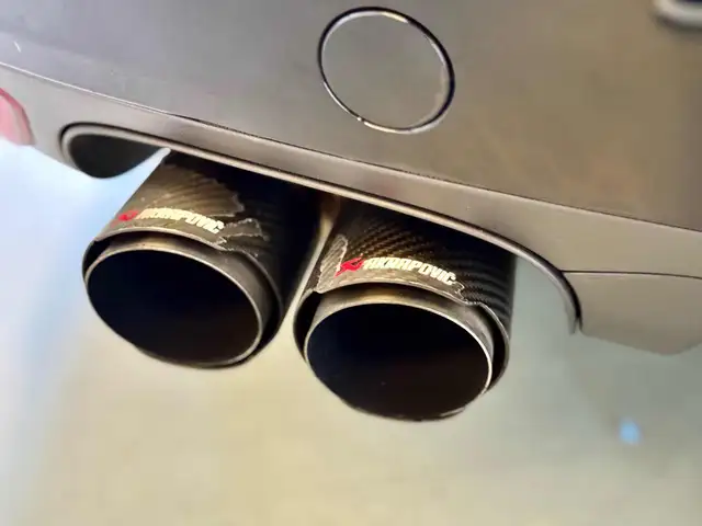 Porsche Cayenne view 16