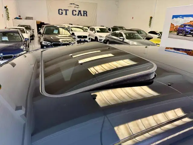 Porsche Cayenne view 18