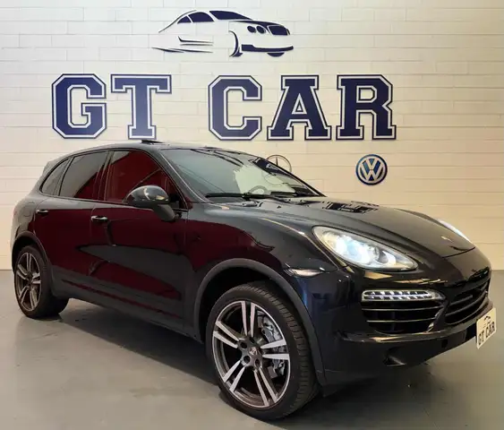 Porsche Cayenne view 3