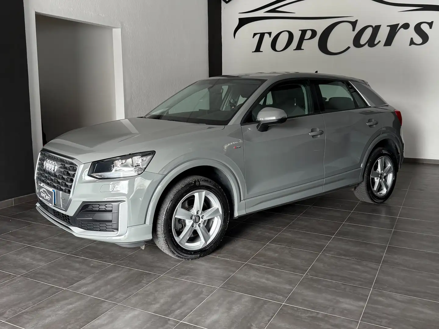 Audi Q2 2.0 tdi S line S-tronic Grigio - 2