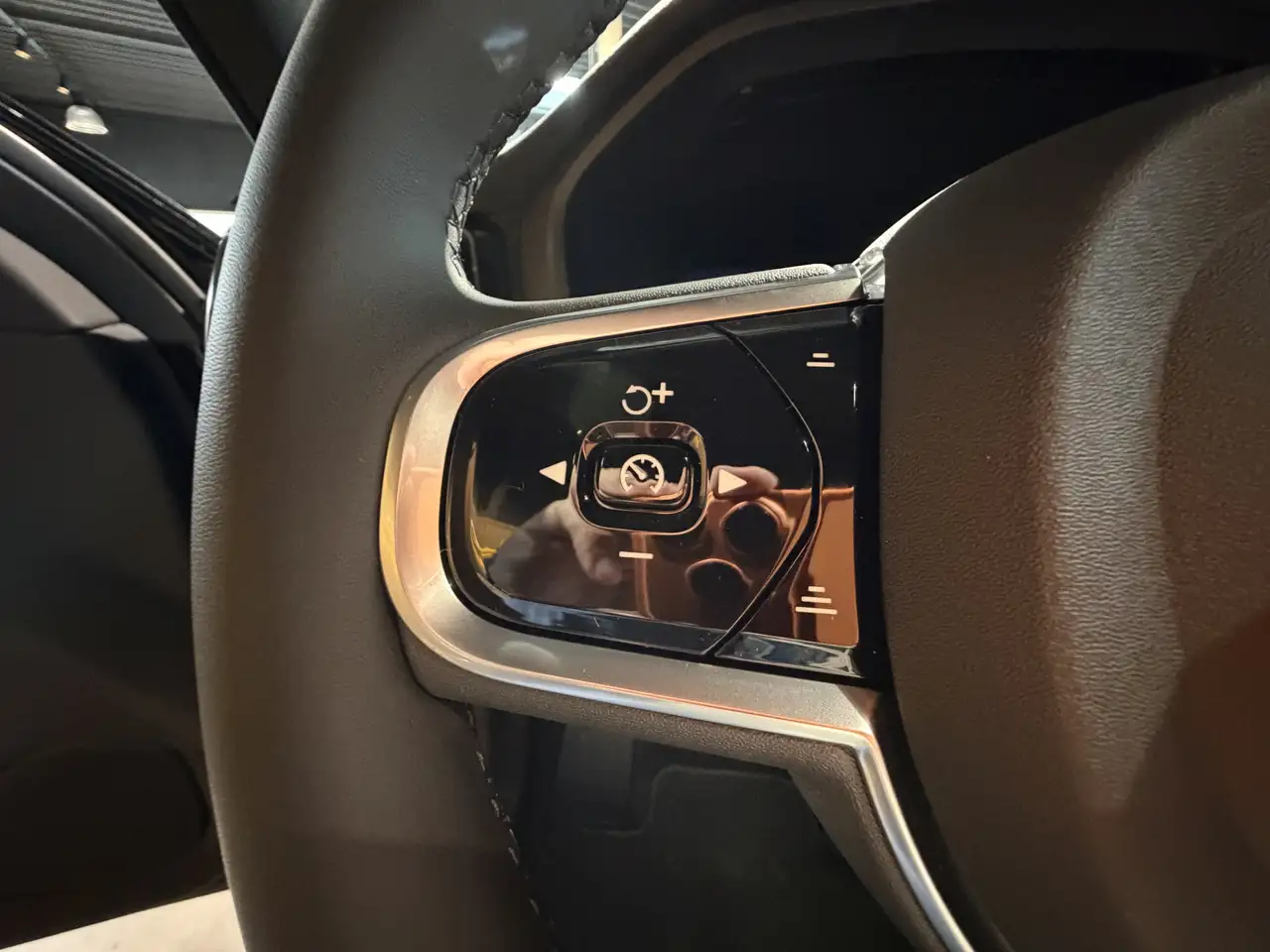 Volvo XC60 2.0 T8 Plug-in hybrid AWD Plus Black Edition stoel, миниатюра 18