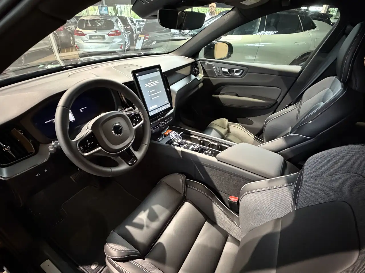 Volvo XC60 2.0 T8 Plug-in hybrid AWD Plus Black Edition stoel, миниатюра 13