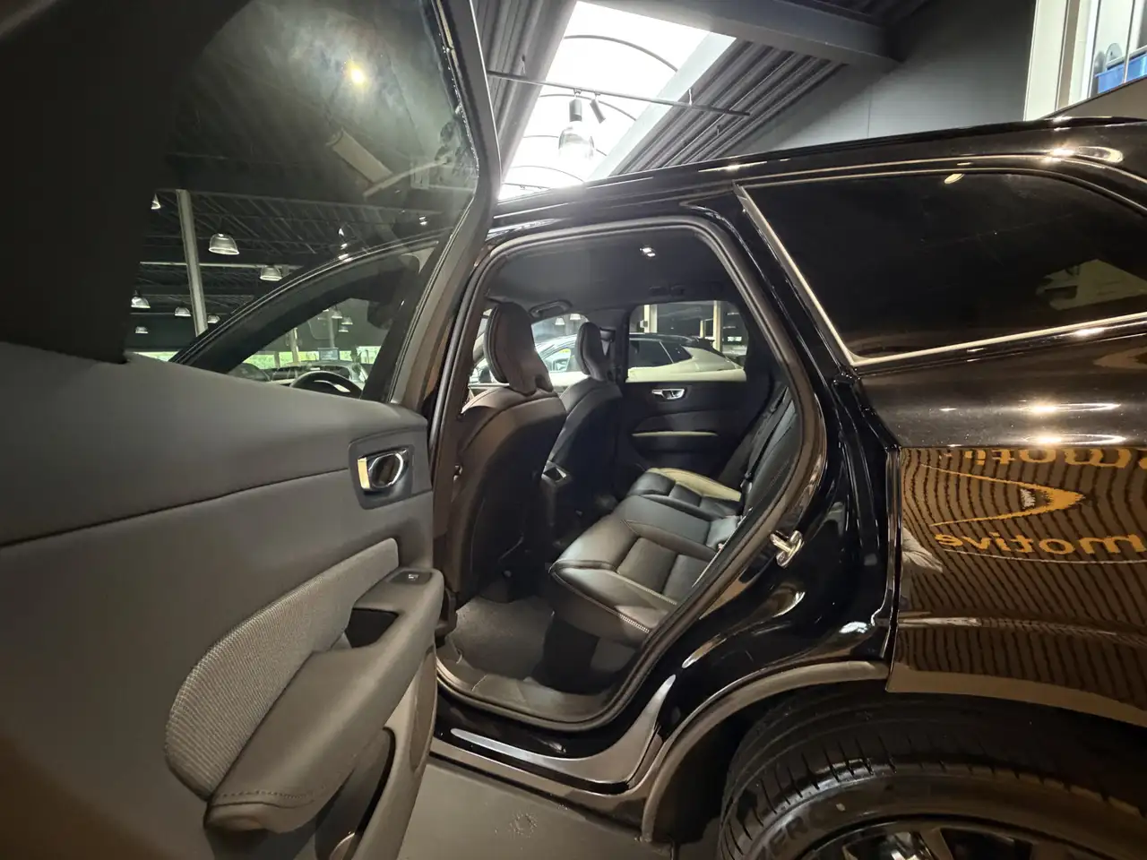 Volvo XC60 2.0 T8 Plug-in hybrid AWD Plus Black Edition stoel, миниатюра 19