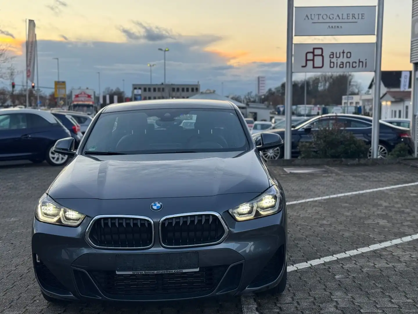 BMW X2 sDrive 20 d M Sport *Navi *Leder *LED Grigio - 2
