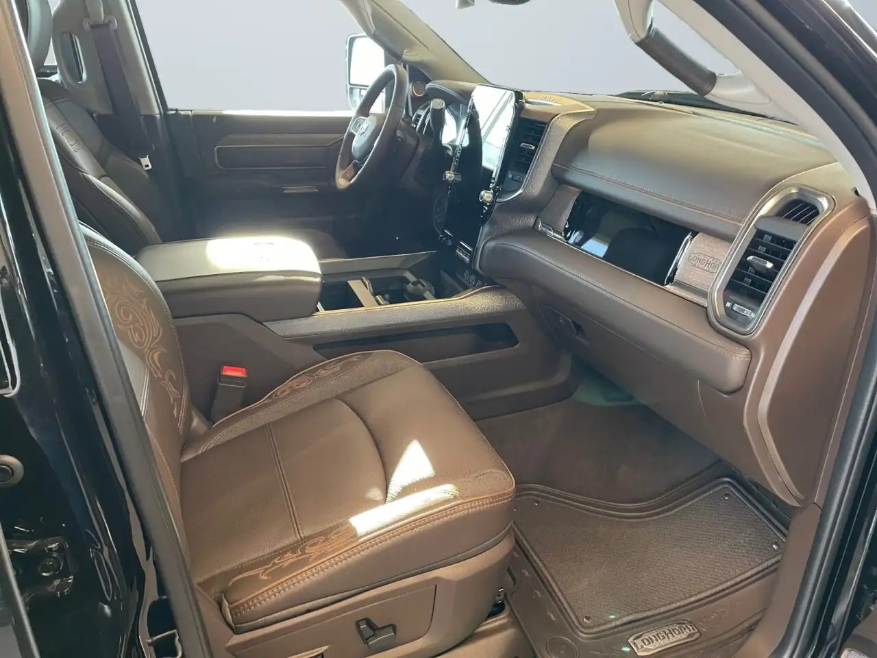 RAM 3500 снимка RAM 3500