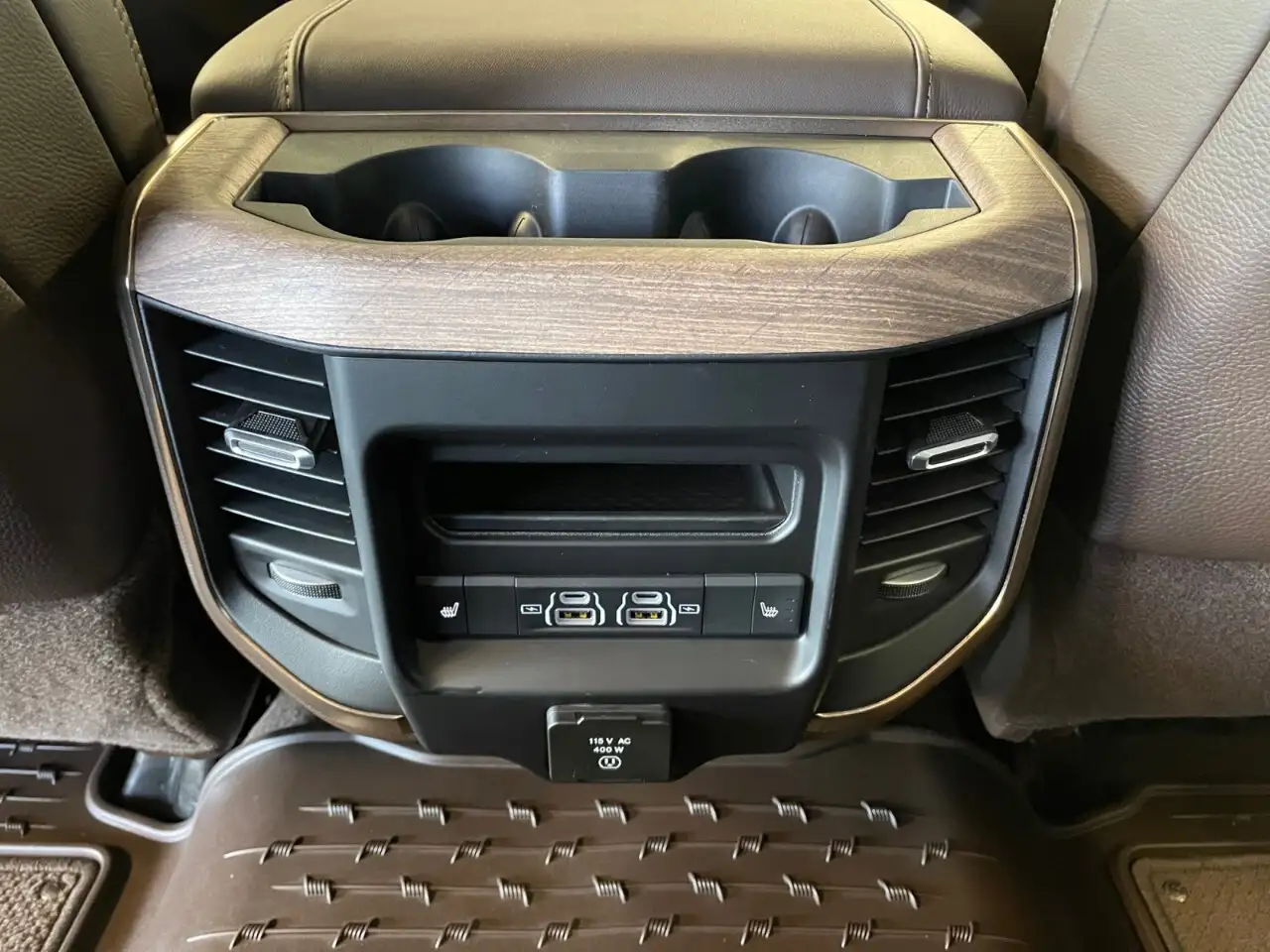 RAM 3500 снимка RAM 3500