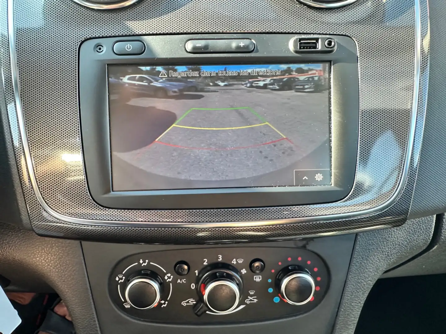 Dacia Sandero TCe 90 Stepway GPS CLIM - 2