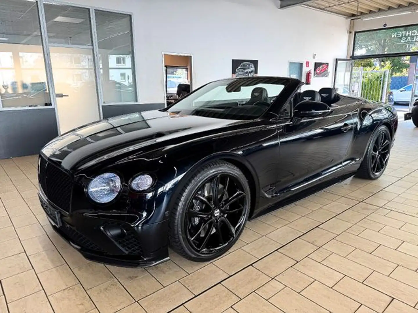 Bentley Continental GTC 4.0 V8 4WD*VOLL+HUD+MASSAGE+22* Чорний - 2