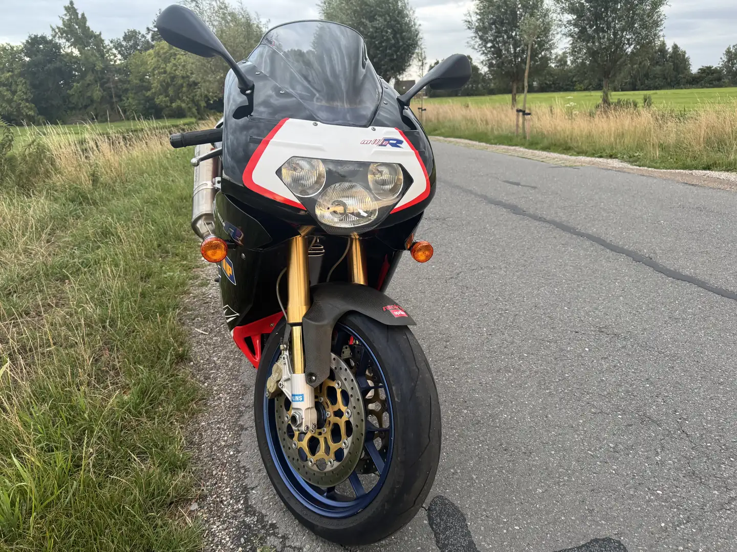 Aprilia RSV 1000 R - 2